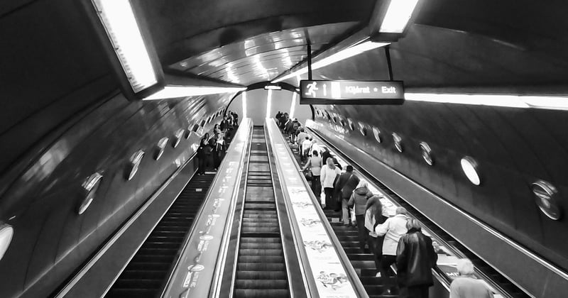 Prix d'un monte escalier droit Stannah : le vrai budget à prévoir