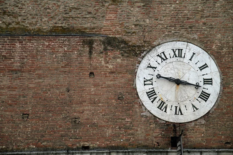 Les grandes familles d’horloges murales années 50