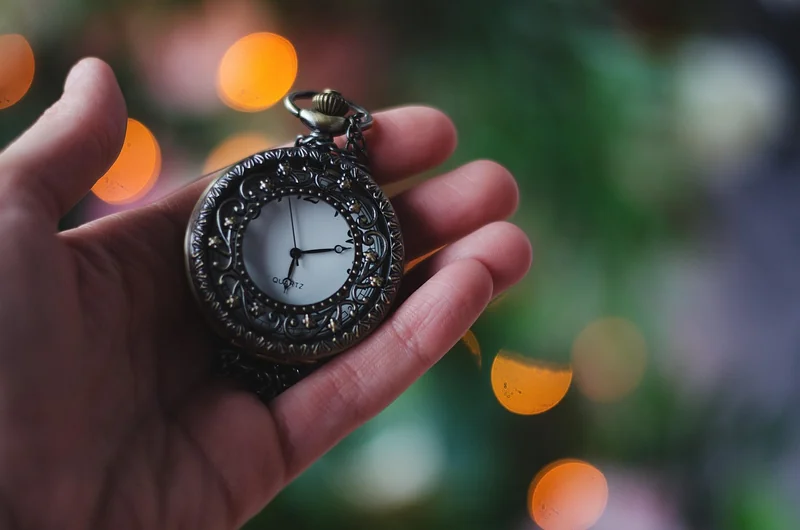 Où acheter ou vendre une horloge murale année 50 ?